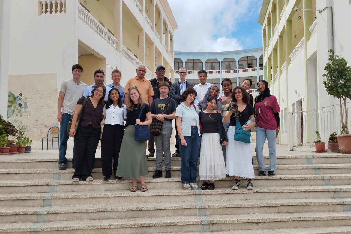 Visite des étudiants américains au Complexe Social Assadaka